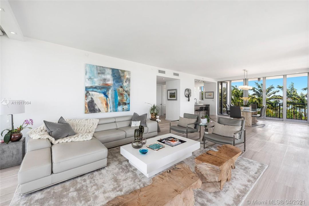 Recently Sold: $1,699,000 (2 beds, 2 baths, 1830 Square Feet)