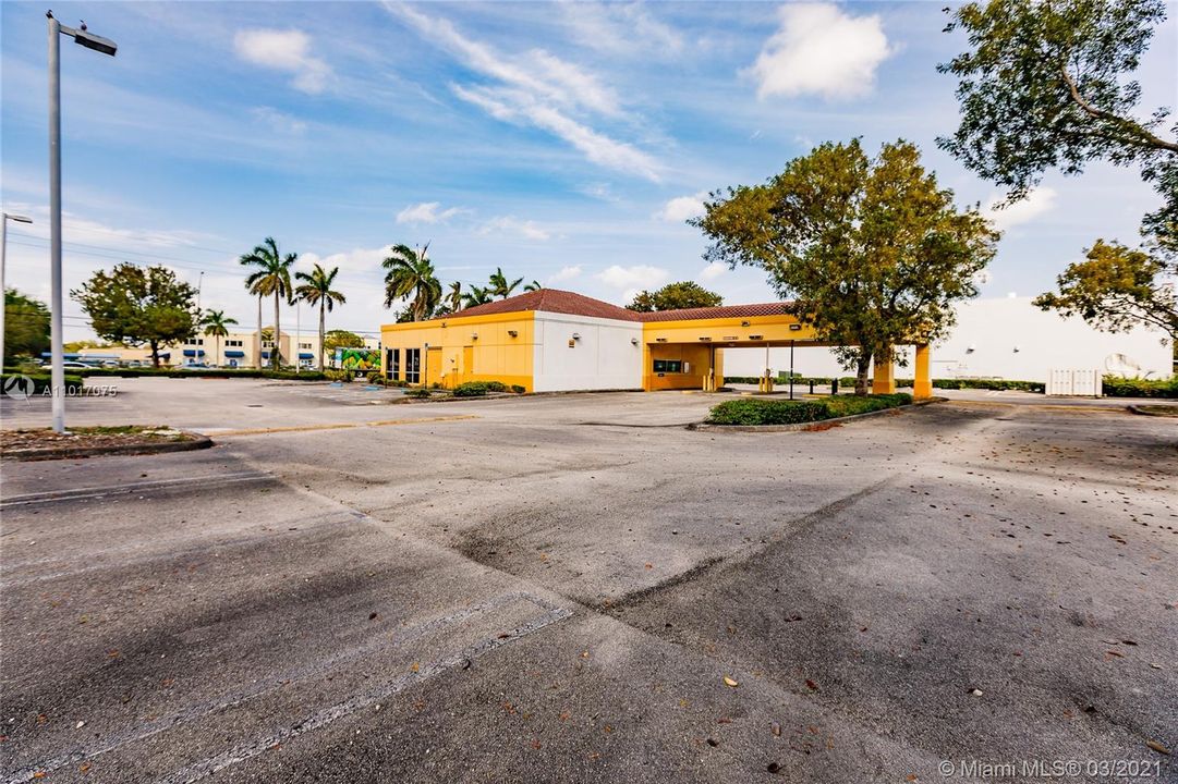 Recently Sold: $4,000,000 (0 beds, 0 baths, 0 Square Feet)