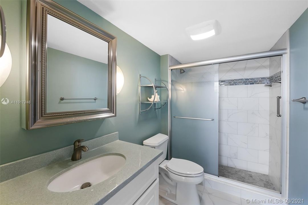 Recently Sold: $365,000 (1 beds, 1 baths, 734 Square Feet)