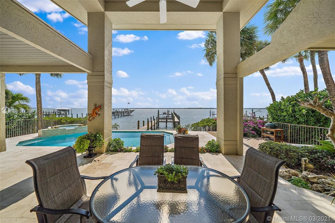 Recently Sold: $2,100,000 (3 beds, 3 baths, 3796 Square Feet)