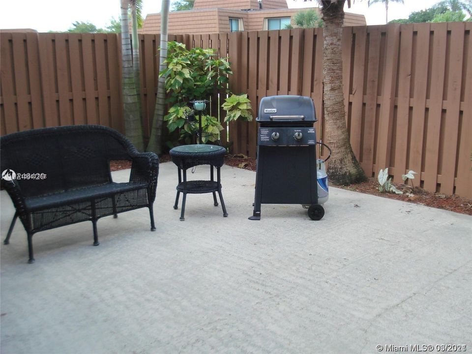 Recently Rented: $1,950 (2 beds, 2 baths, 1264 Square Feet)