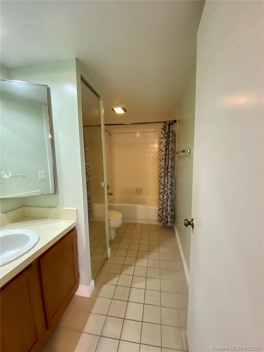 Recently Rented: $1,950 (2 beds, 2 baths, 1264 Square Feet)