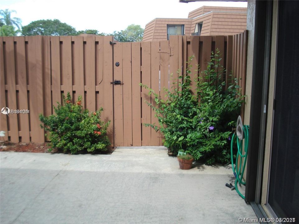 Recently Rented: $1,950 (2 beds, 2 baths, 1264 Square Feet)