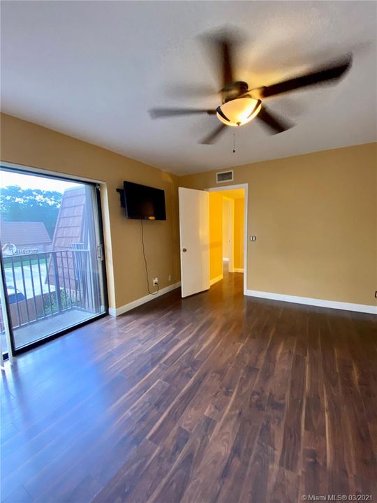 Recently Rented: $1,950 (2 beds, 2 baths, 1264 Square Feet)