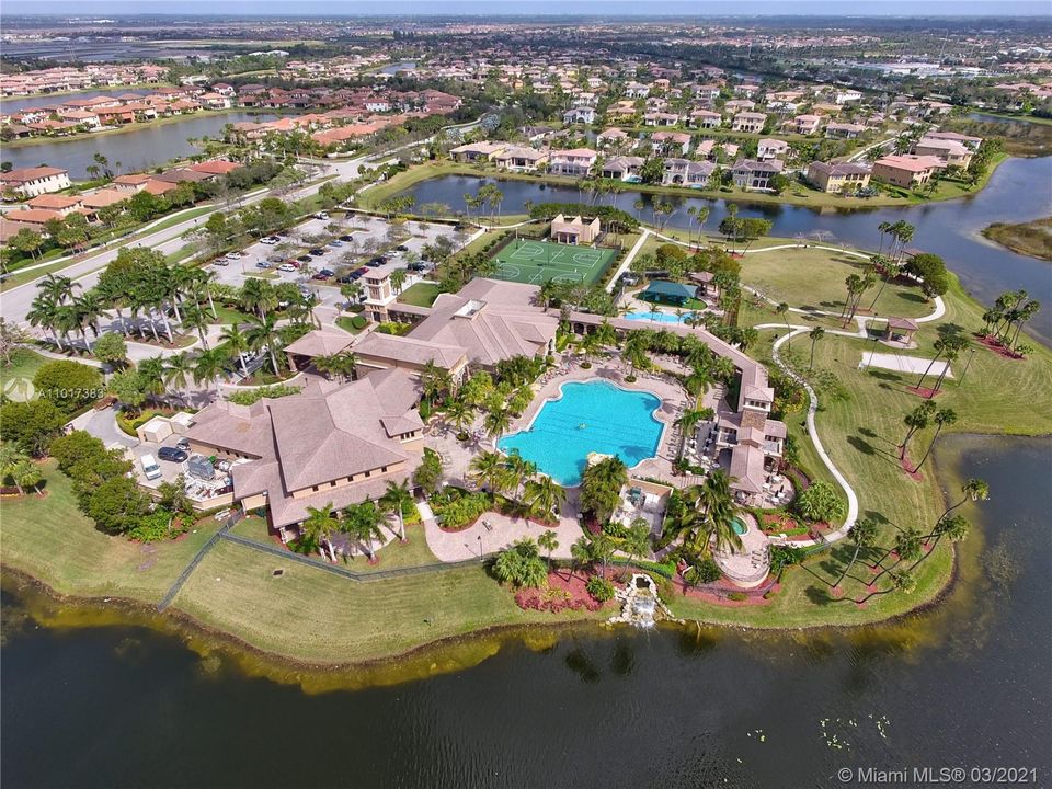 Recently Sold: $2,190,000 (7 beds, 6 baths, 5727 Square Feet)