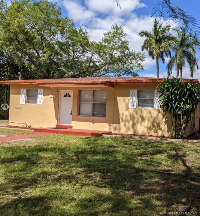 Recently Rented: $2,300 (3 beds, 1 baths, 1054 Square Feet)
