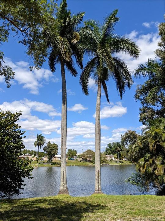 Recently Rented: $2,300 (3 beds, 1 baths, 1054 Square Feet)