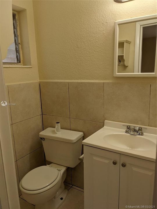 Recently Rented: $2,300 (3 beds, 1 baths, 1054 Square Feet)