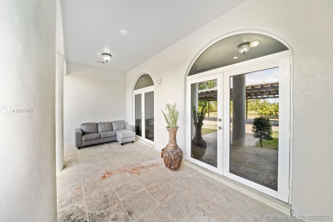 Recently Sold: $799,000 (4 beds, 3 baths, 2090 Square Feet)
