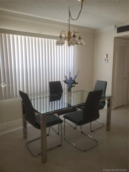 最近租的: $1,150 (1 贝兹, 1 浴室, 760 平方英尺)