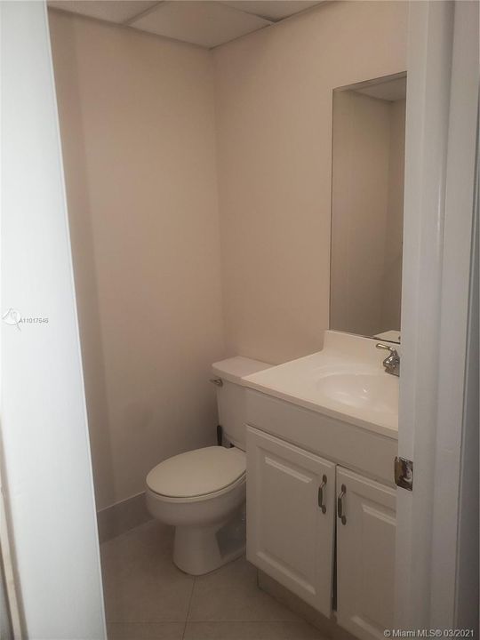 最近租的: $1,150 (1 贝兹, 1 浴室, 760 平方英尺)