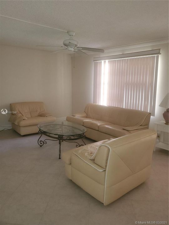 最近租的: $1,150 (1 贝兹, 1 浴室, 760 平方英尺)