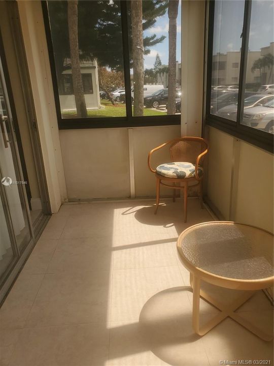 最近租的: $1,150 (1 贝兹, 1 浴室, 760 平方英尺)