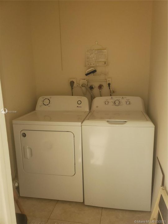 最近租的: $1,150 (1 贝兹, 1 浴室, 760 平方英尺)