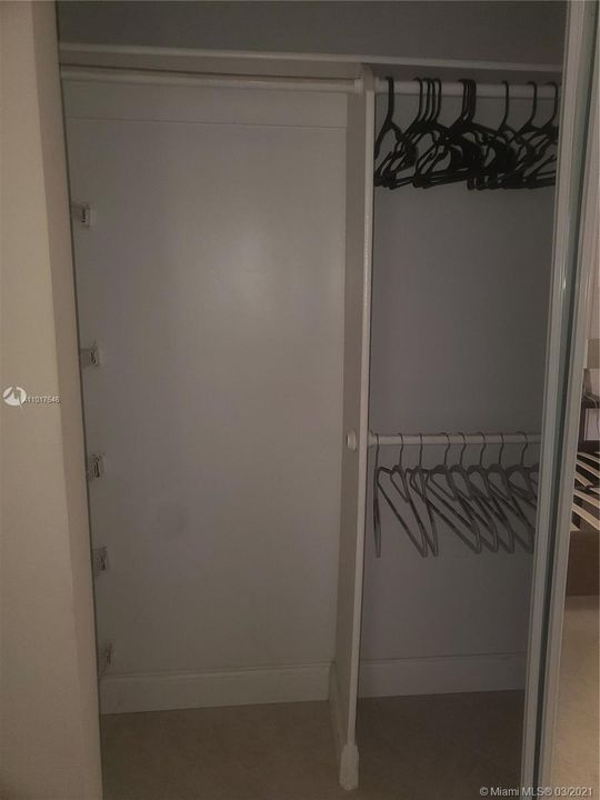 最近租的: $1,150 (1 贝兹, 1 浴室, 760 平方英尺)