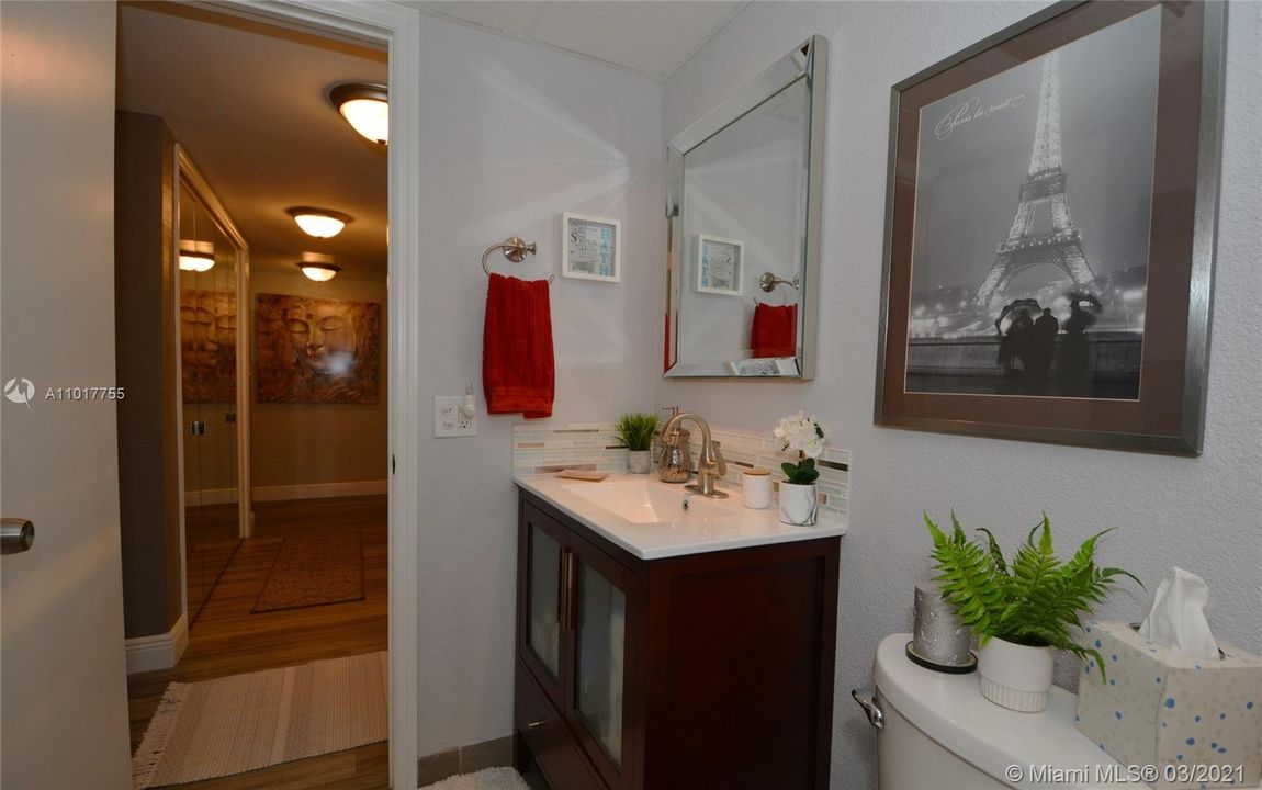 Recently Sold: $279,999 (2 beds, 2 baths, 1250 Square Feet)