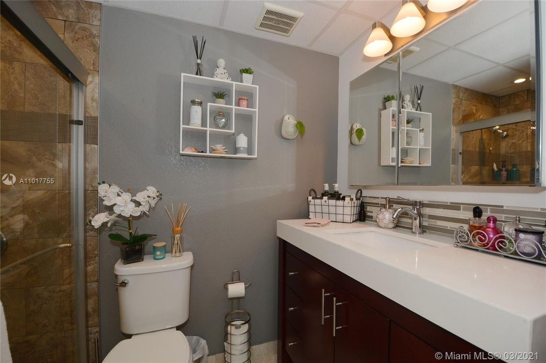 Recently Sold: $279,999 (2 beds, 2 baths, 1250 Square Feet)