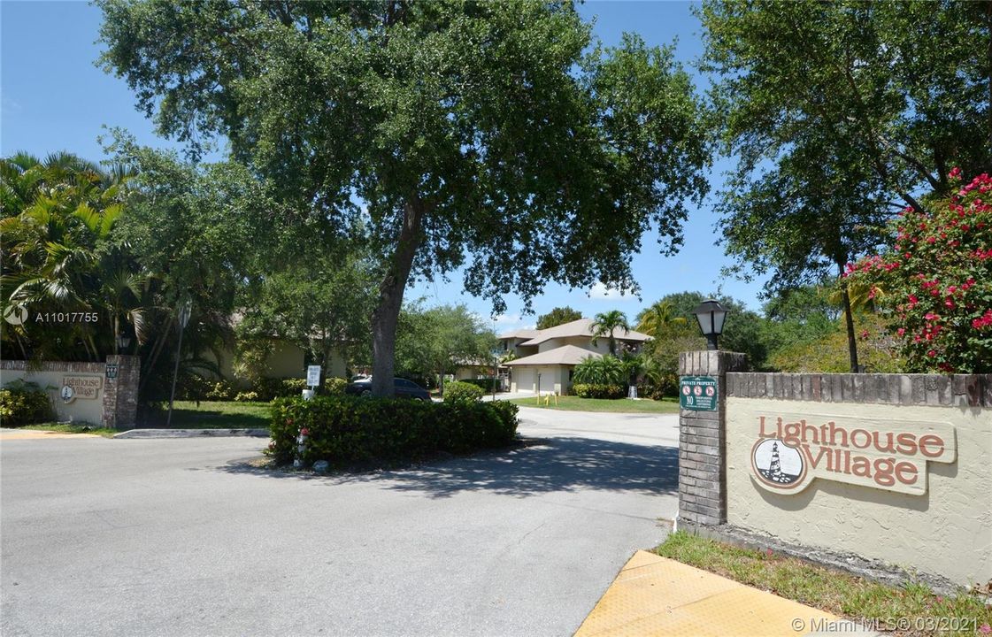 Recently Sold: $279,999 (2 beds, 2 baths, 1250 Square Feet)