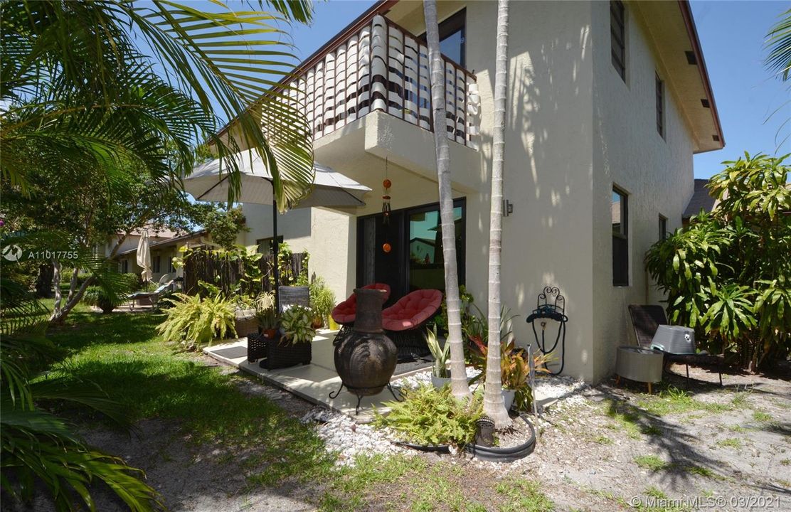 Recently Sold: $279,999 (2 beds, 2 baths, 1250 Square Feet)