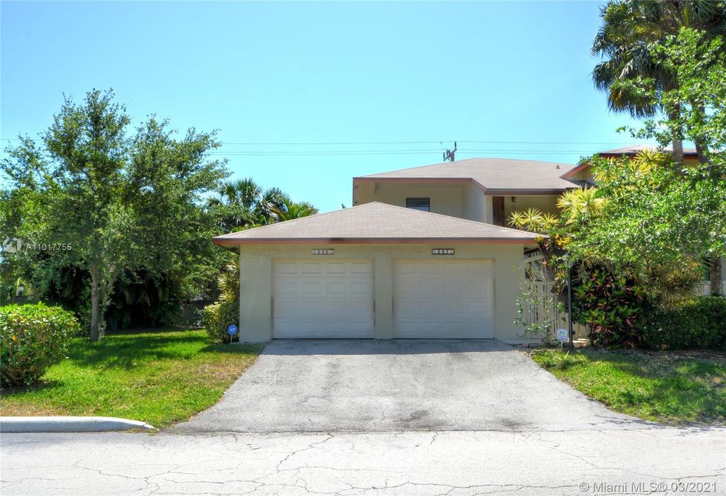 Recently Sold: $279,999 (2 beds, 2 baths, 1250 Square Feet)