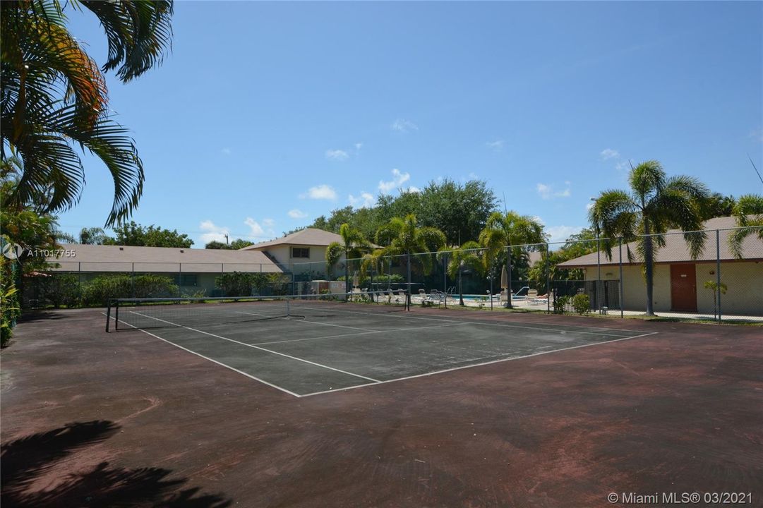 Recently Sold: $279,999 (2 beds, 2 baths, 1250 Square Feet)