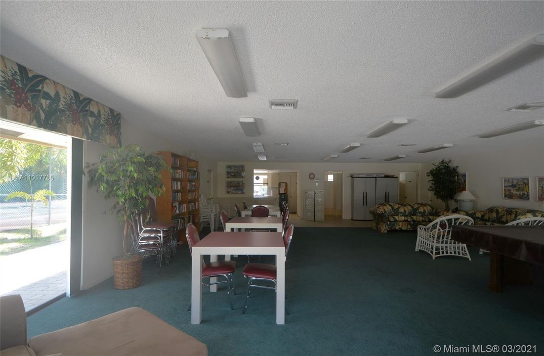 Recently Sold: $279,999 (2 beds, 2 baths, 1250 Square Feet)