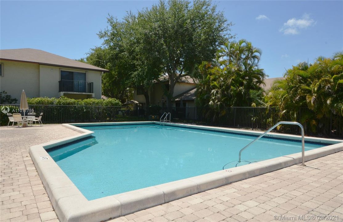 Recently Sold: $279,999 (2 beds, 2 baths, 1250 Square Feet)