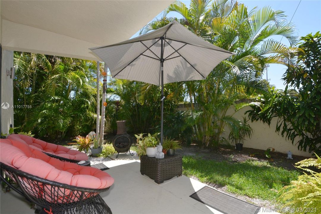 Recently Sold: $279,999 (2 beds, 2 baths, 1250 Square Feet)