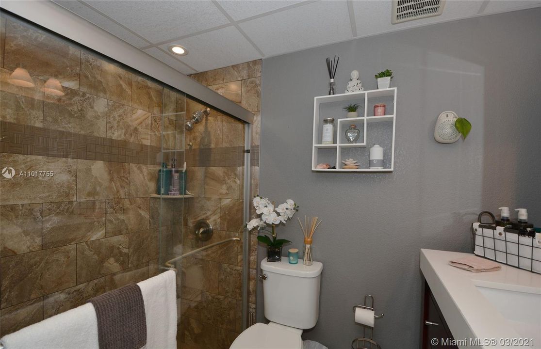 Recently Sold: $279,999 (2 beds, 2 baths, 1250 Square Feet)