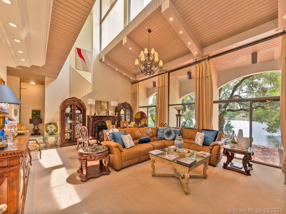 Large Family Room!