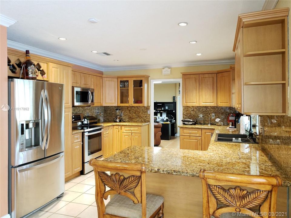 Recently Rented: $3,200 (4 beds, 3 baths, 2175 Square Feet)