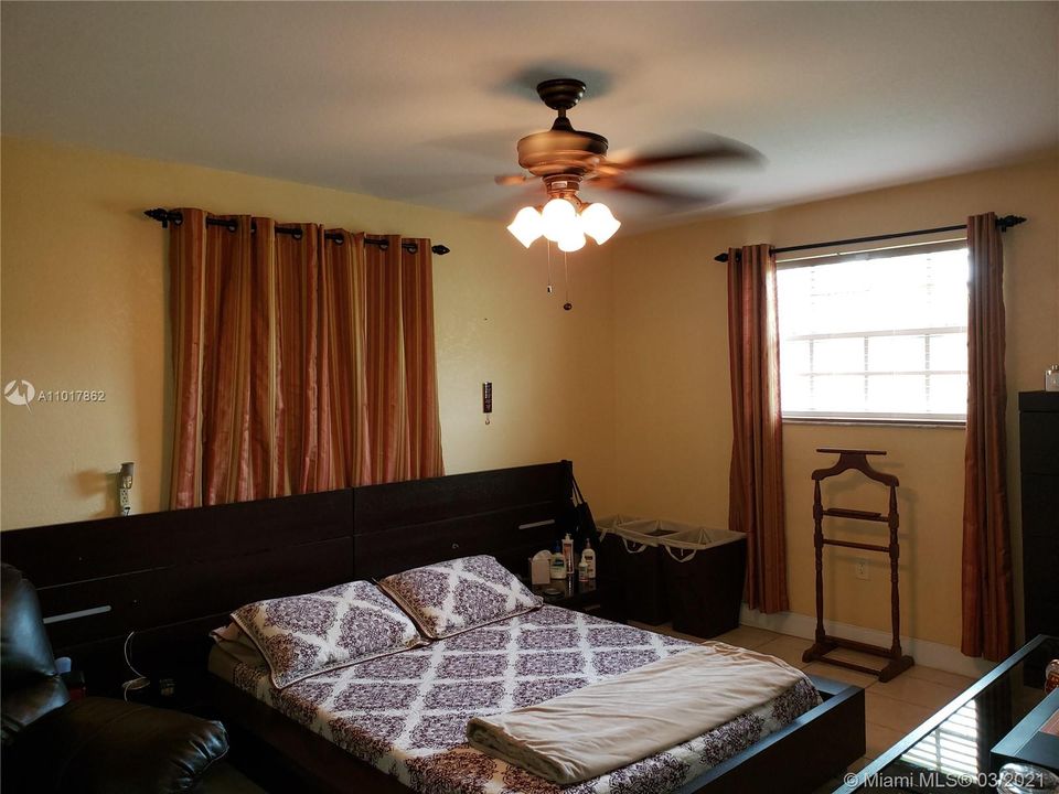 Recently Rented: $3,200 (4 beds, 3 baths, 2175 Square Feet)