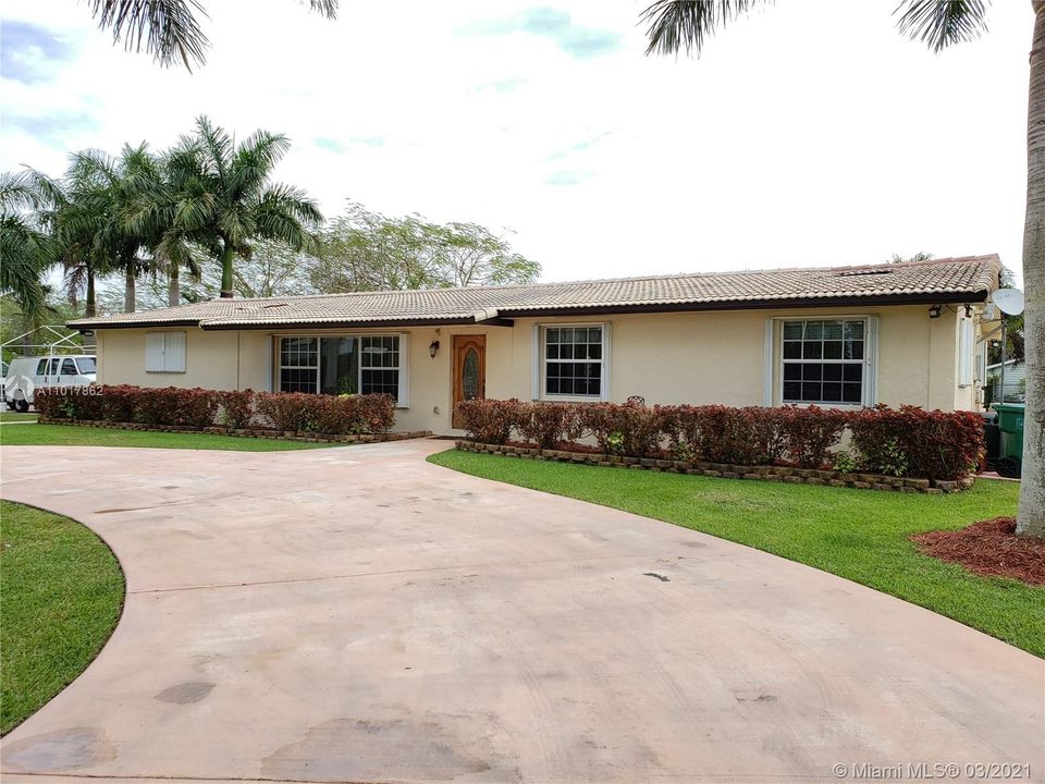 Recently Rented: $3,200 (4 beds, 3 baths, 2175 Square Feet)