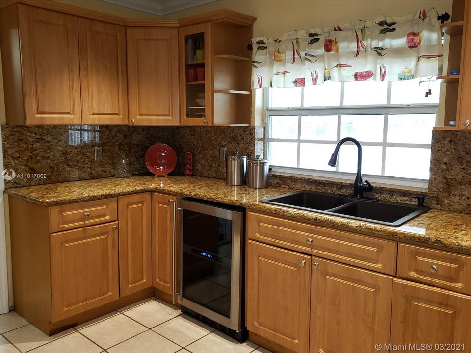 Recently Rented: $3,200 (4 beds, 3 baths, 2175 Square Feet)