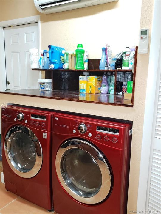 Recently Rented: $3,200 (4 beds, 3 baths, 2175 Square Feet)