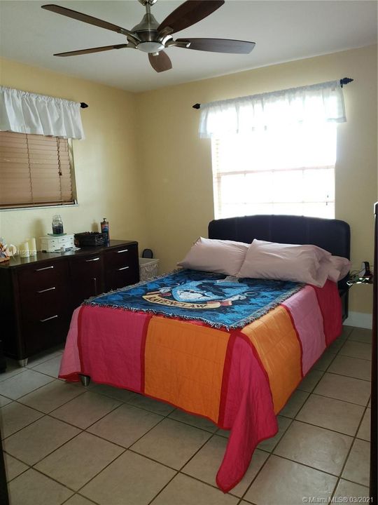 Recently Rented: $3,200 (4 beds, 3 baths, 2175 Square Feet)