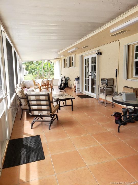 Recently Rented: $3,200 (4 beds, 3 baths, 2175 Square Feet)