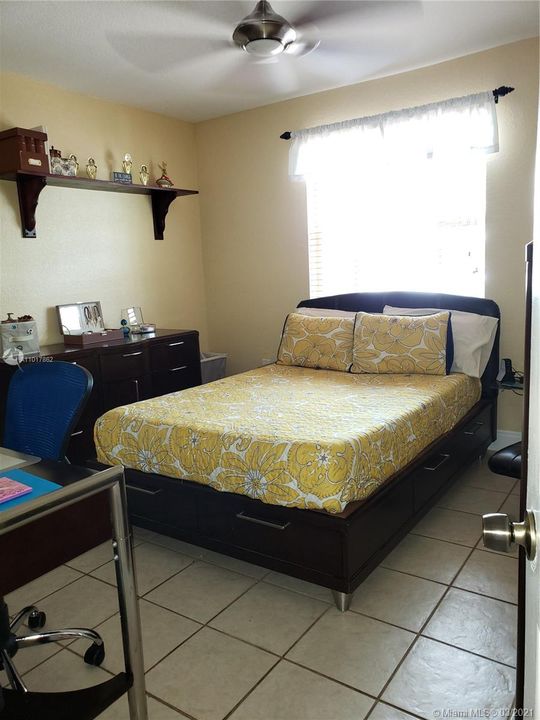 Recently Rented: $3,200 (4 beds, 3 baths, 2175 Square Feet)