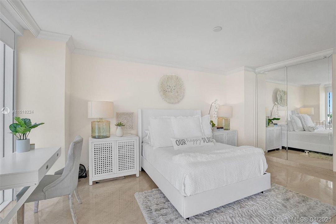 Recently Sold: $1,380,000 (2 beds, 2 baths, 1550 Square Feet)