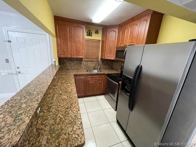 Recently Rented: $1,500 (3 beds, 2 baths, 1024 Square Feet)