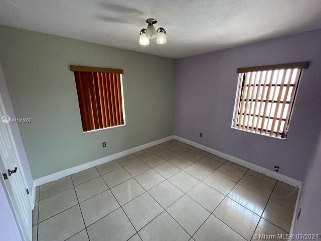 Recently Rented: $1,500 (3 beds, 2 baths, 1024 Square Feet)