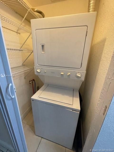 Recently Rented: $1,500 (3 beds, 2 baths, 1024 Square Feet)