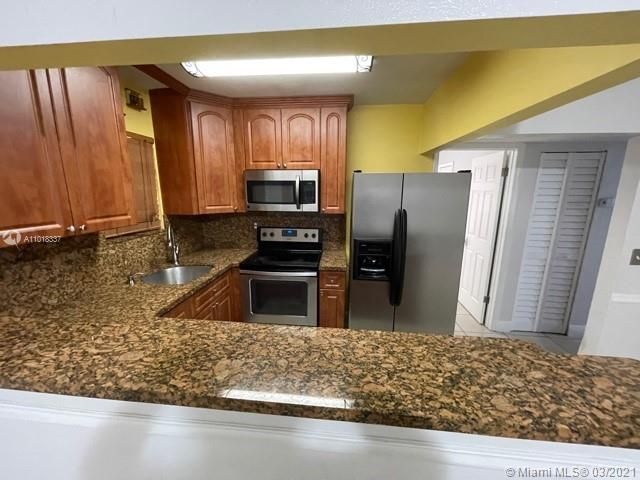 Recently Rented: $1,500 (3 beds, 2 baths, 1024 Square Feet)