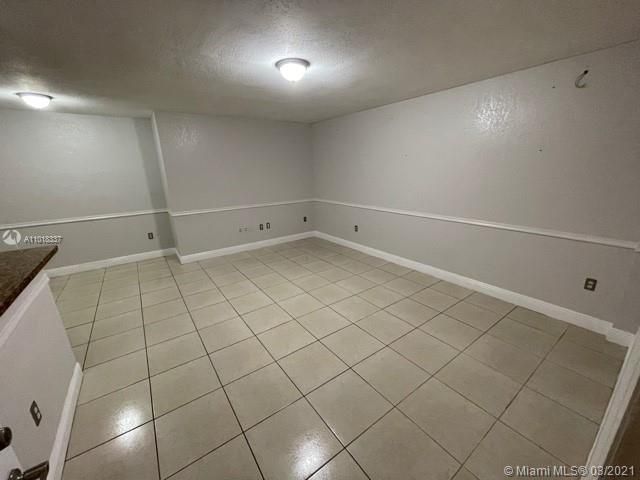 Recently Rented: $1,500 (3 beds, 2 baths, 1024 Square Feet)