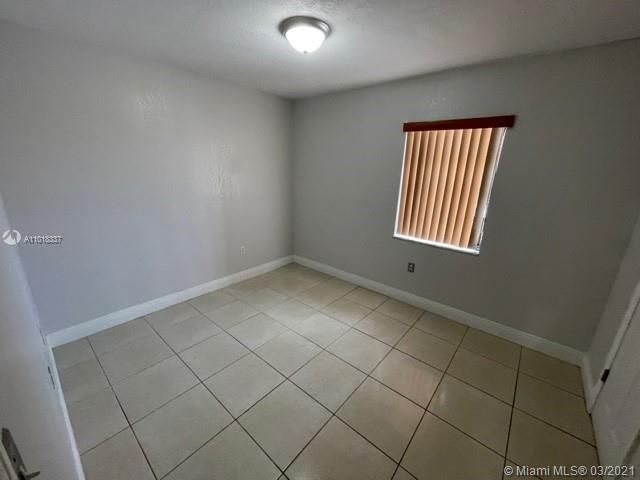 Recently Rented: $1,500 (3 beds, 2 baths, 1024 Square Feet)