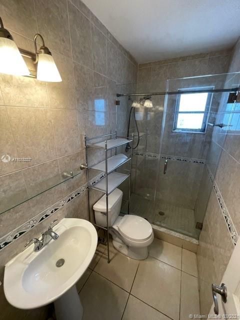 Recently Rented: $1,500 (3 beds, 2 baths, 1024 Square Feet)