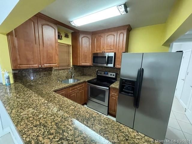 Recently Rented: $1,500 (3 beds, 2 baths, 1024 Square Feet)