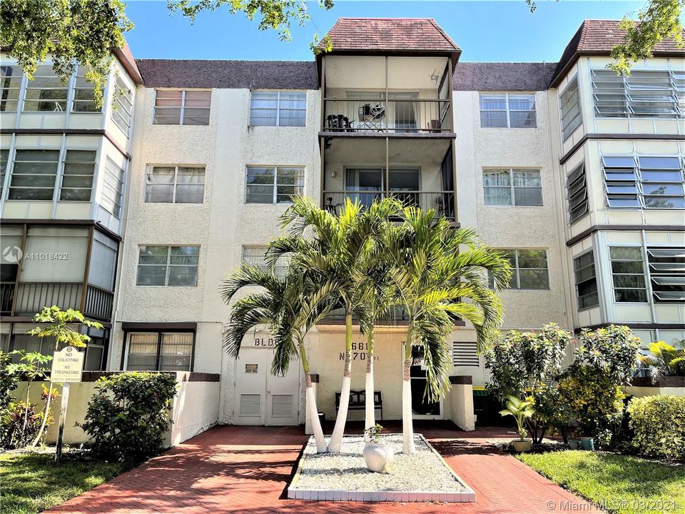 Recently Sold: $95,111 (1 beds, 1 baths, 960 Square Feet)