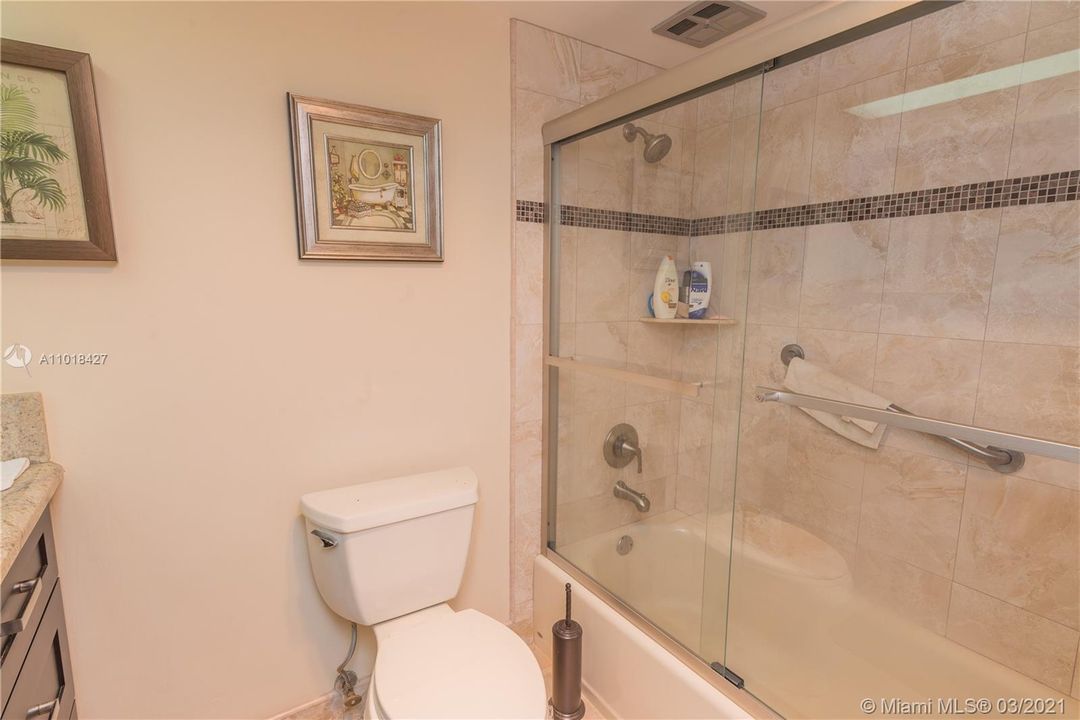 最近售出: $195,000 (2 贝兹, 2 浴室, 1100 平方英尺)