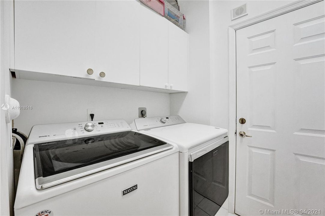 最近售出: $180,000 (3 贝兹, 2 浴室, 1820 平方英尺)